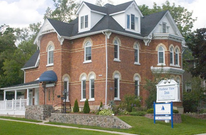 Harbour View Inn Barrie | Lakefront Stay with Top Amenities in Ontario